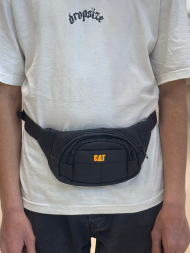 کیف کمری مشکی مارک CAT برزنتی با زیپهای روان و پشت توری ضد تعریق.